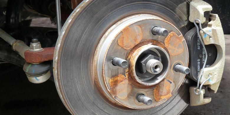 Penyebab Kampas Rem Mobil Cepat Habis