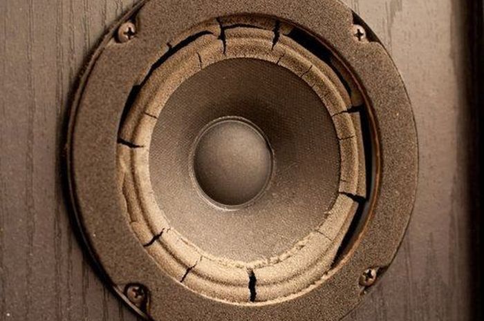 Penyebab Speaker Pintu Mobil Cepat Pecah